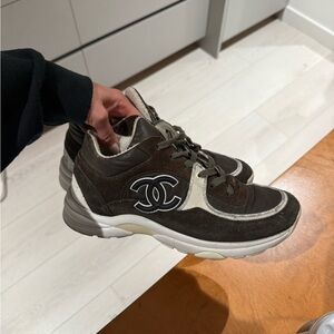 CHANEL TRAINER USED